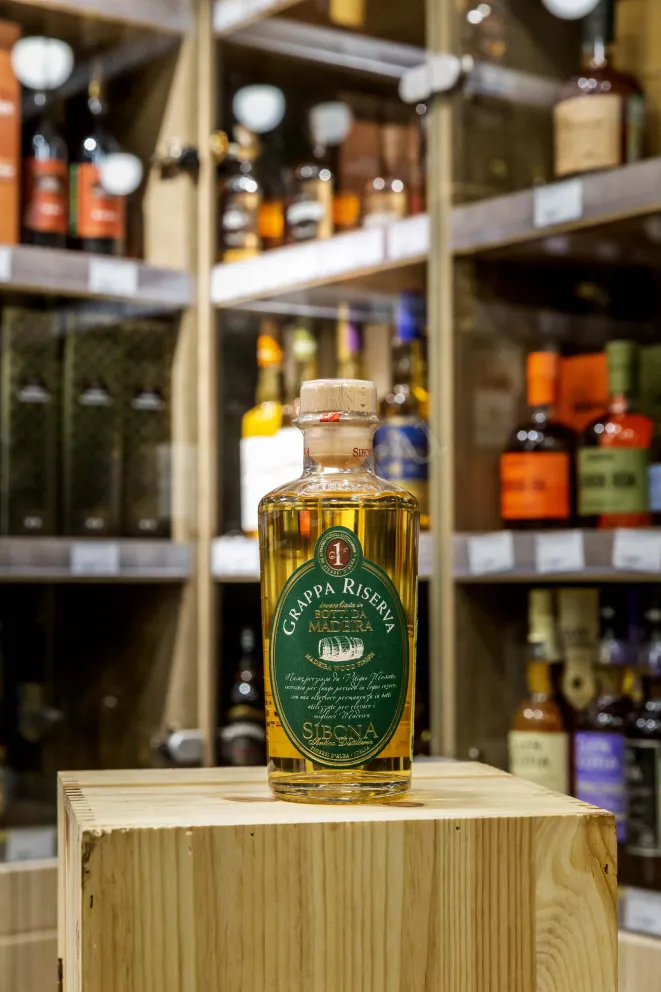 В магазине Крю Профи Sibona Madeira Wood Finish 0.5 л