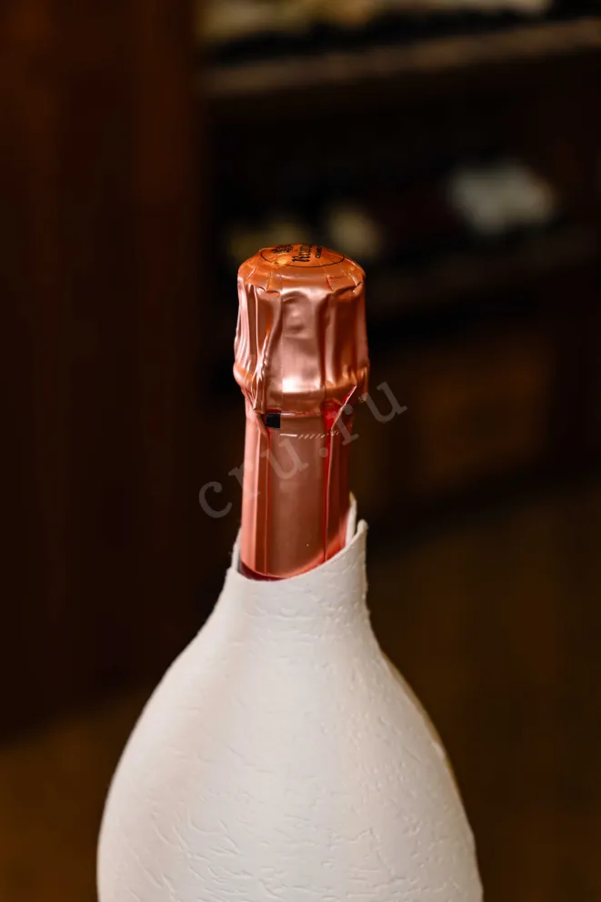 Пробка  Ruinart Rose Brut in the case 2022 0.75 л