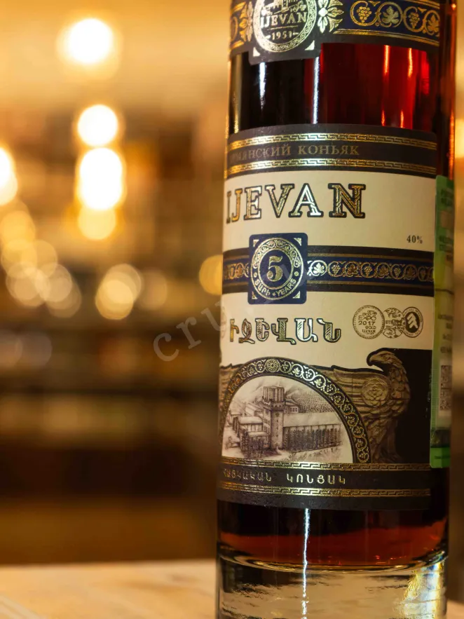 В магазине Крю Профи ijevan 5 years in box 0.7 л
