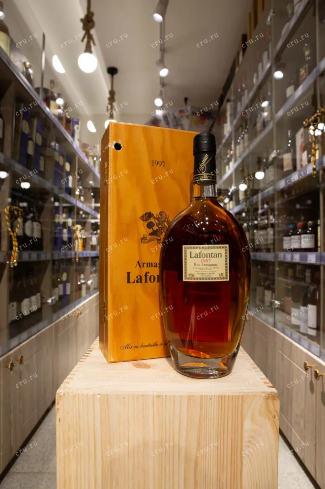 В магазине Крю Профи Lafontan 1997 0.7 л