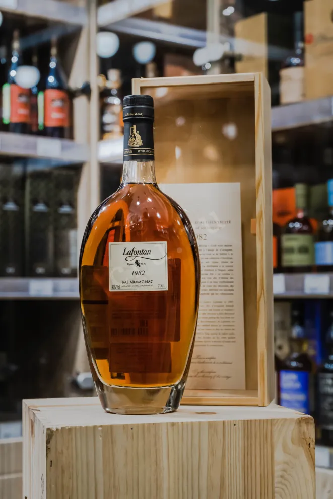 В магазине Крю Профи Lafontan 1982 0.7 л