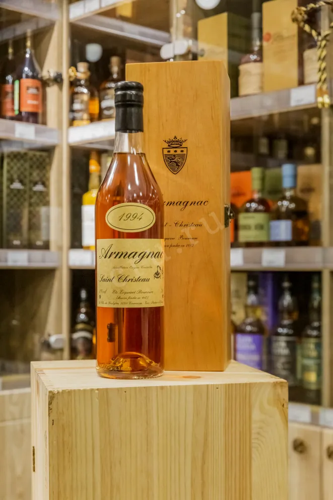 В магазине Крю Профи Saint-Christeau 1994 0.7 л