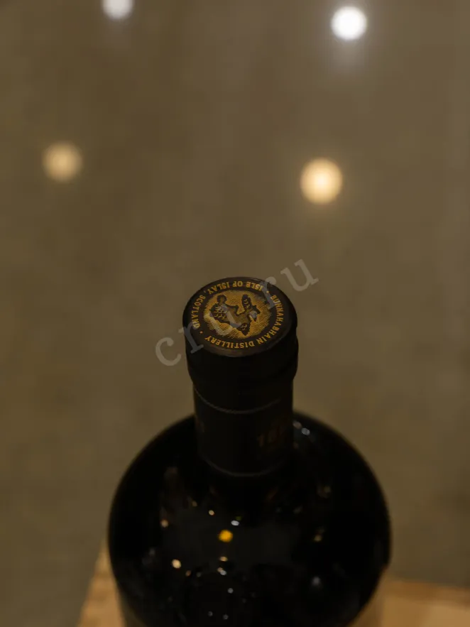 Виски Bunnahabhain 12 Years Old Cask Strength in tube  0.7 л