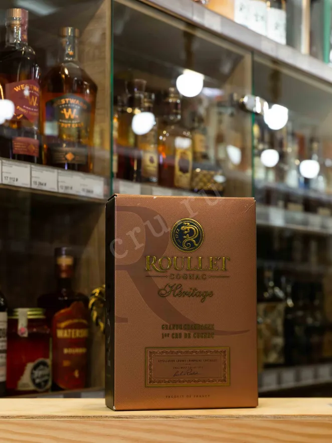 В магазине Крю Профи Roullet Heritage Grande Champagne gift box 0.7 л