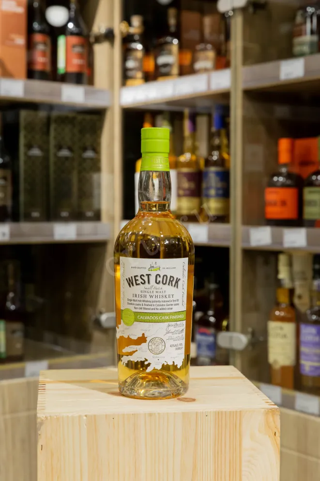 В магазине Крю Профи West Cork Small Batch Calvados Cask with gift box 0.7 л