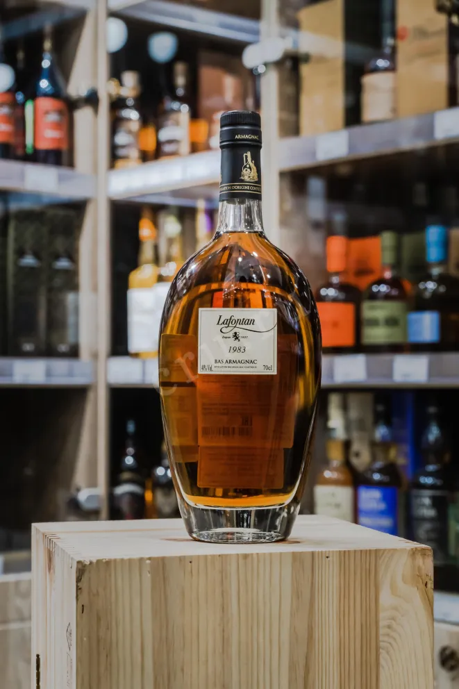 В магазине Крю Профи Lafontan 1983 0.7 л