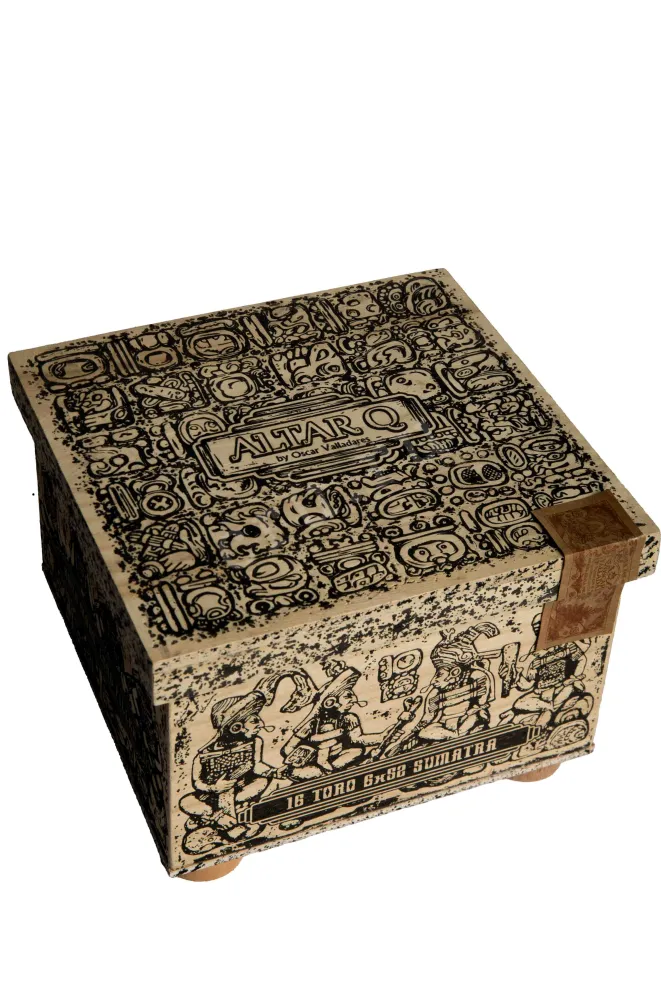 Коробка сигар Oscar Valladares Altar Q Sumatra Toro *16