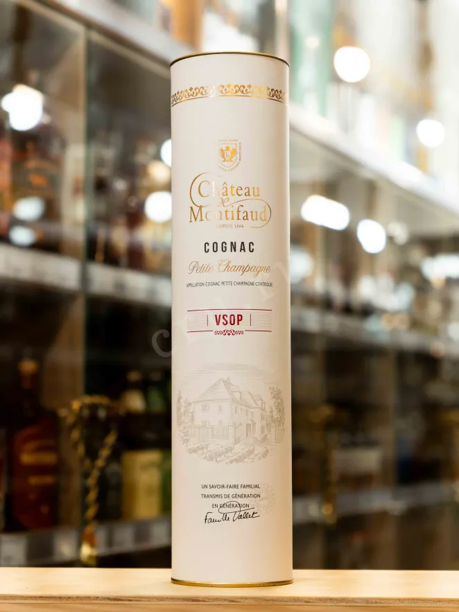 В магазине Крю Профи Chateau de Montifaud Petite Champagne VSOP in tube 0.7 л