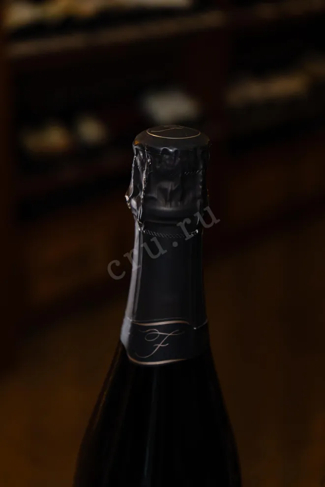 Пробка Nathalie Falmet Cuvee ZH 303 gift box 0.75 л