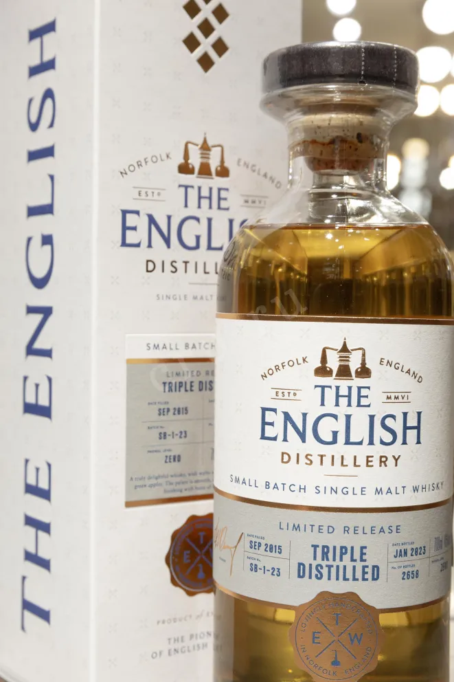 В магазине Крю Профи English Small Batch Release Triple Distilled gift box 0.7 л
