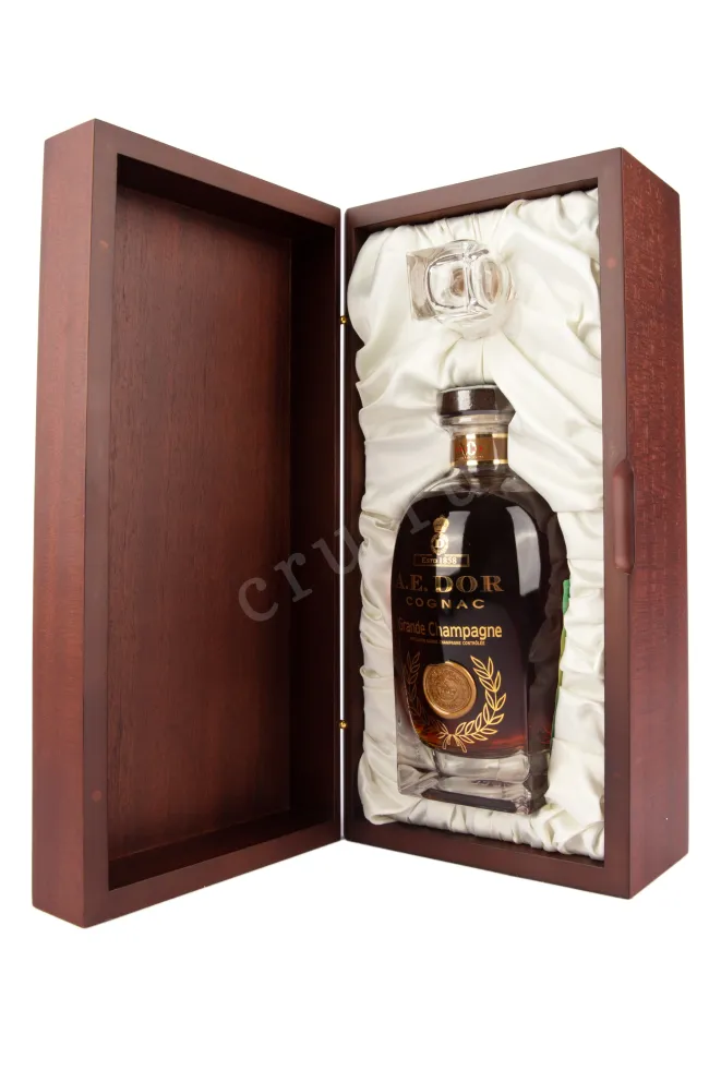 Коньяк A E Dor Extra  0.7 л