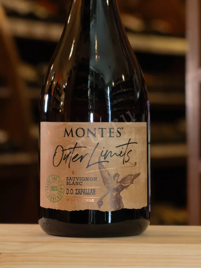 В магазине Крю Профи Montes Outer Limits Zapallar 2023 0.75 л