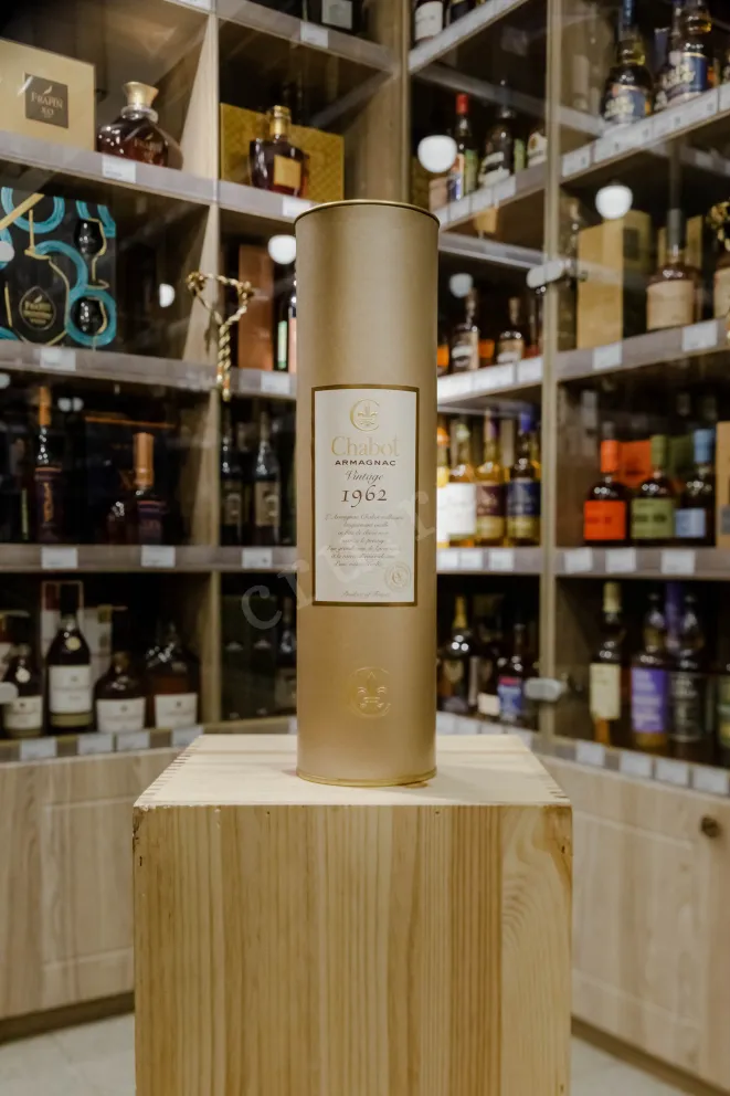 В магазине Крю Профи Chabot in gift box 1962 0.7 л