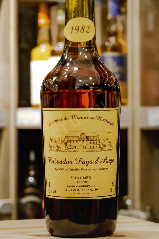 В магазине Крю Профи Domaine du Manoir de Montreuil Calvados Pays dAuge 1982 0.7 л