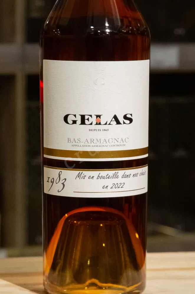 В магазине Крю Профи Gelas 1983 0.7 л