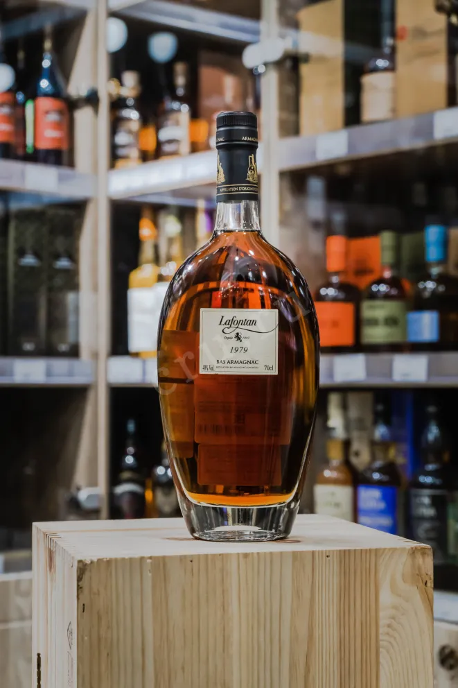 В магазине Крю Профи Lafontan 1979 0.7 л