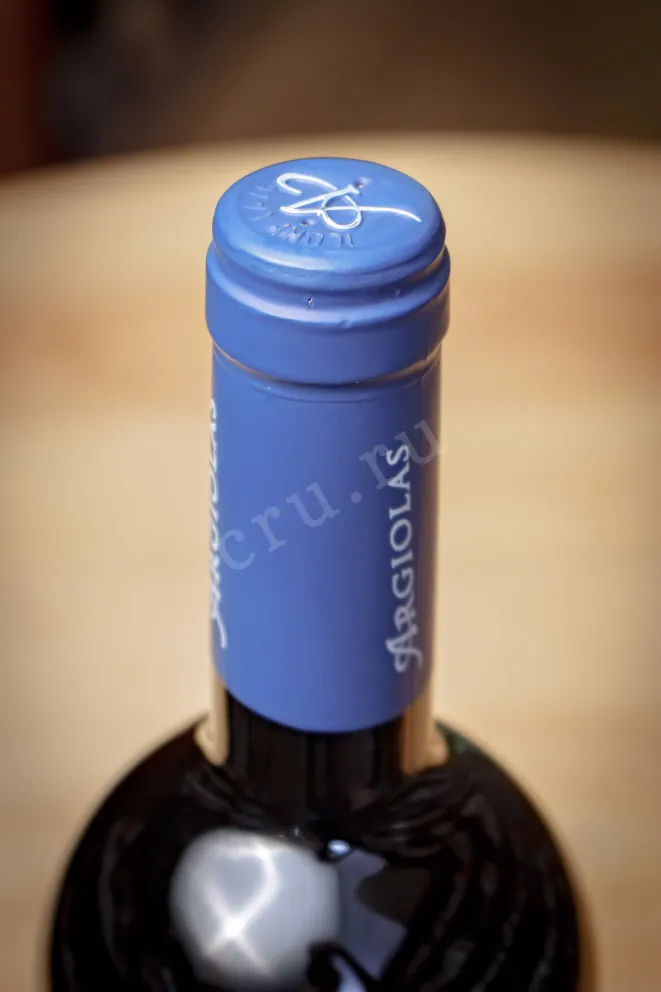 Пробка Is Solinas Carignano del Sulcis DOC Riserva 2020 0.75 л