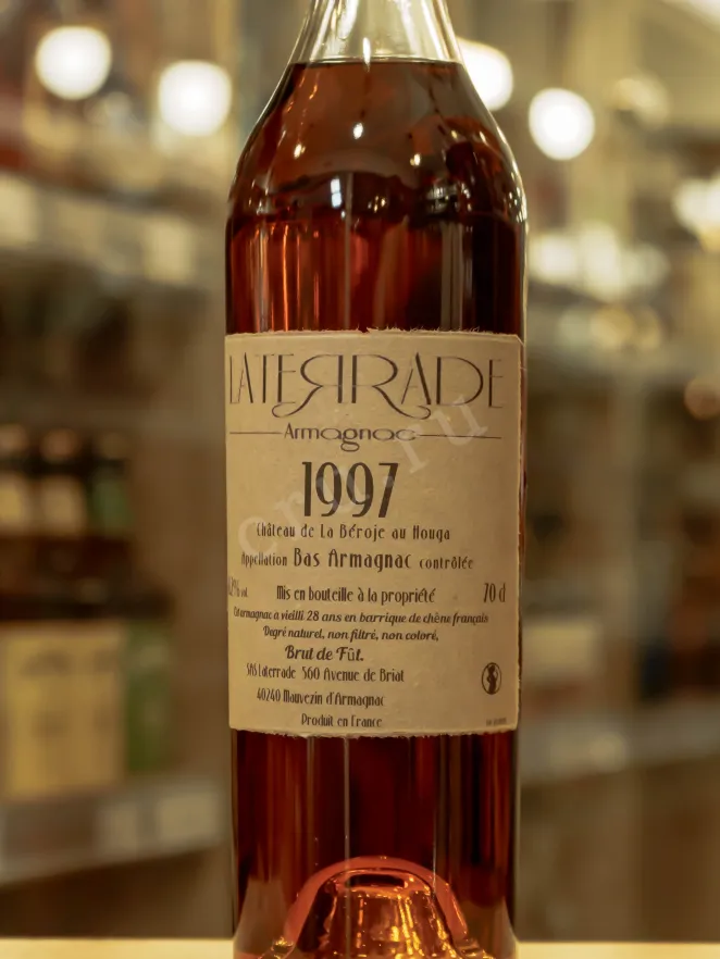 В магазине Крю Профи Laterrade Chateau de La Beroje Bas Armagnac in wooden box 1997 0.7 л