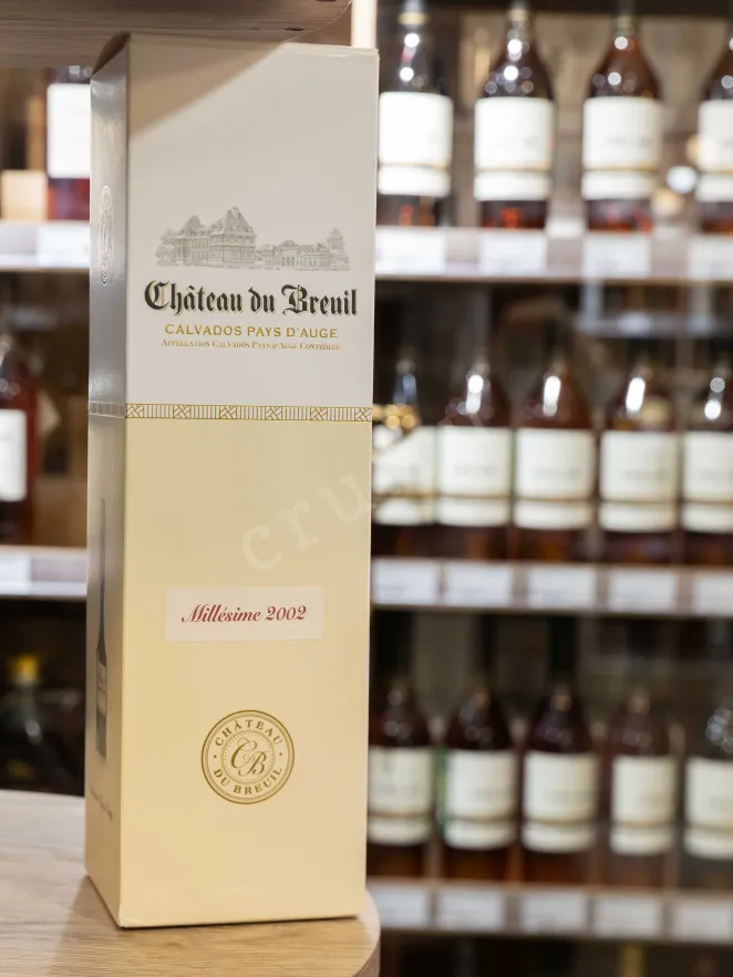 В магазине Крю Профи Chateau du Breuil Millesime in gift box 2002 0.7 л