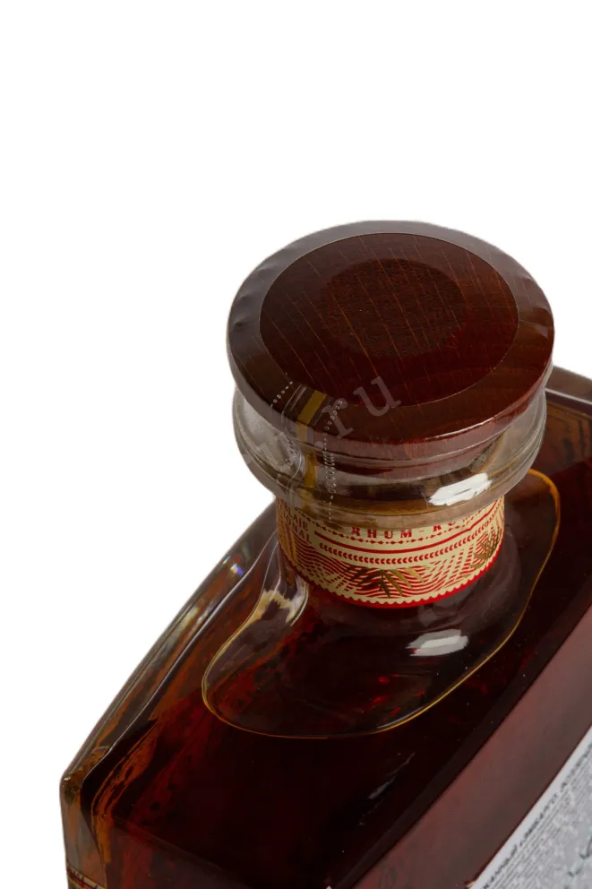 Пробка Embargo Anejo Esplendido gift box 0.7 л