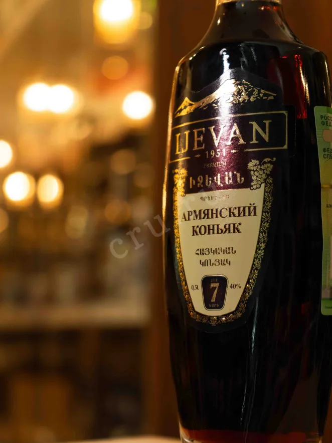 В магазине Крю Профи Ijevan Premium 7 years 0.5 л