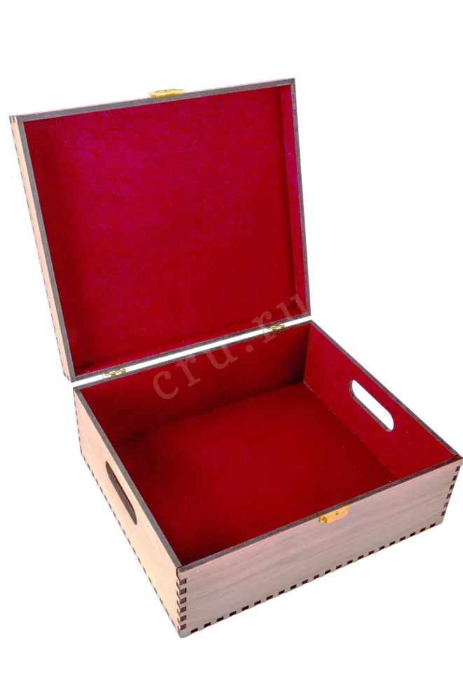 В деревянной коробке Gift Wooden Box for a Set of Bordeaux Bottles