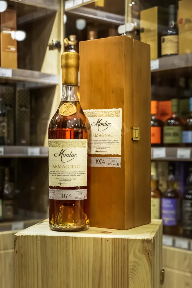 В магазине Крю Профи Monluc 1974 0.7 л