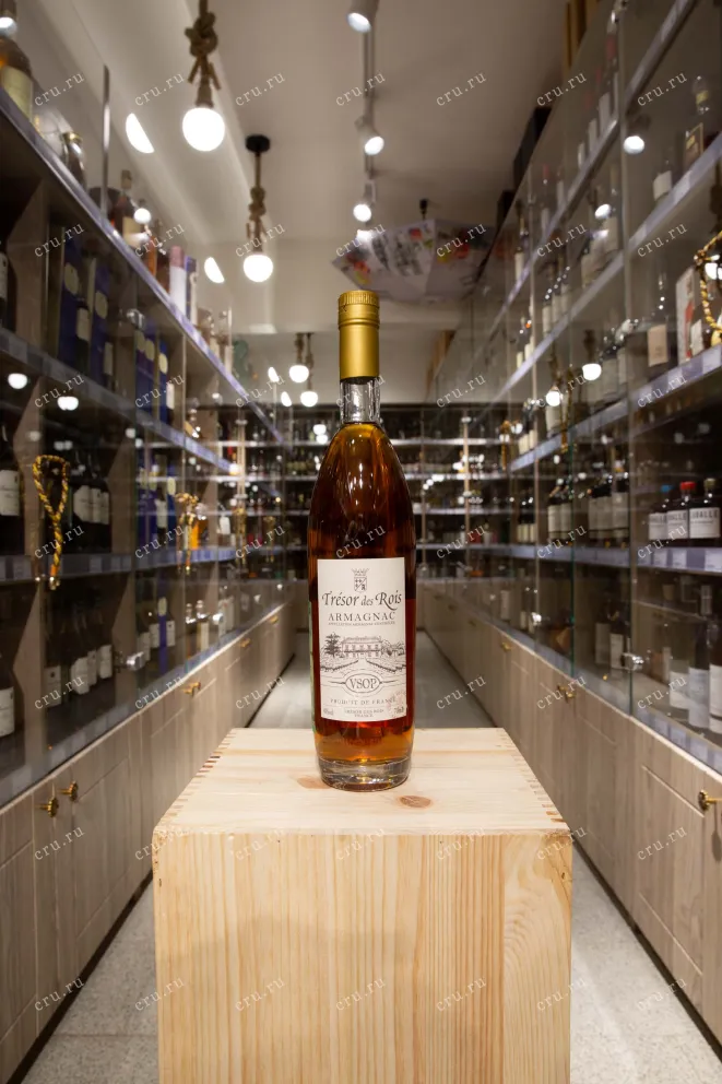В магазине Крю Профи Tresor des Rois VSOP 0.7 л