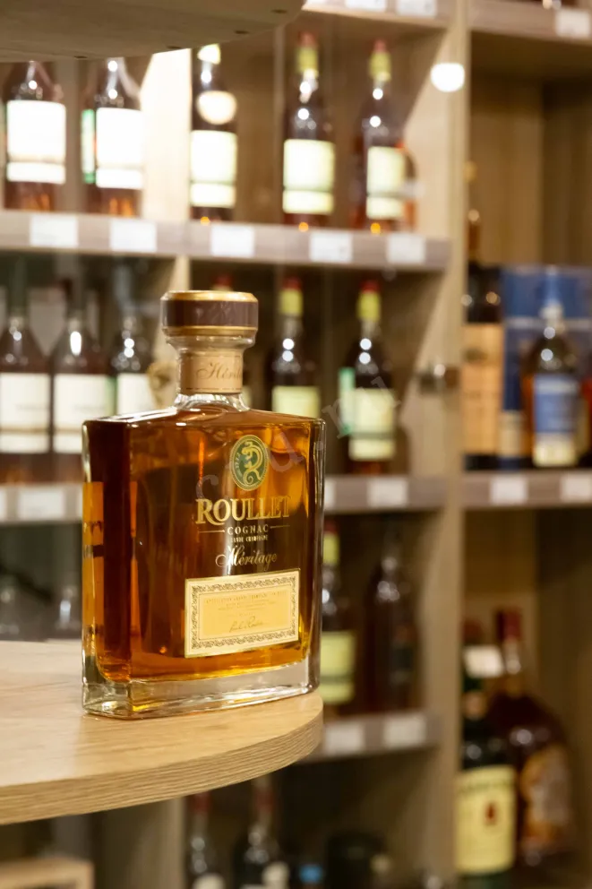 В магазине Крю Профи Roullet Heritage Grande Champagne gift box 0.7 л