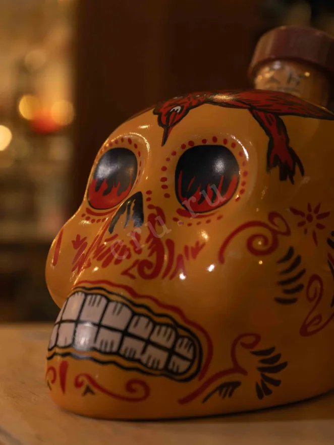 В магазине Крю Профи Kah Reposado Skull 0.7 л