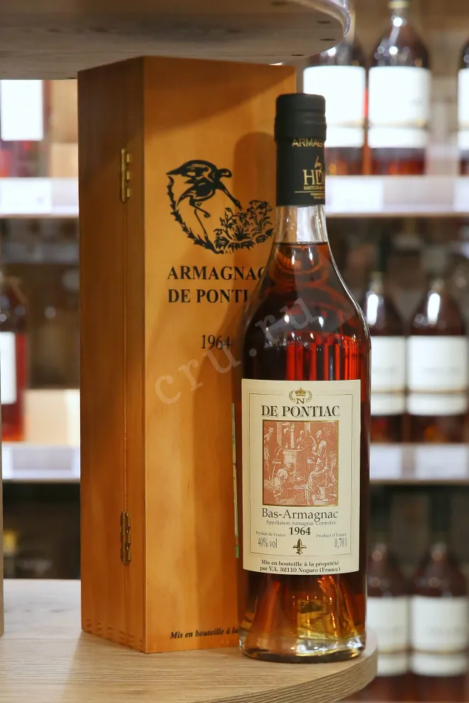 В магазине Крю Профи Bas-Armagnac De Pontiac wooden box 1964 0.7 л