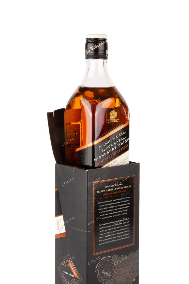 Бутылка виски Johnnie Walker Black Label Islay Origin в подарочной упаковке 0.7