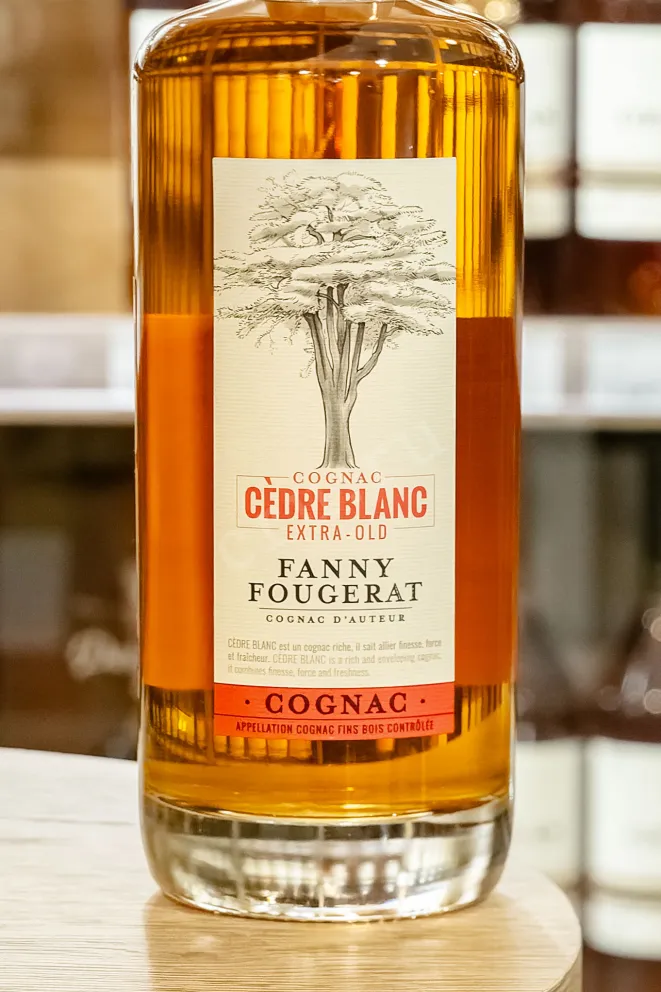 В магазине Крю Профи Fanny Fougerat Cedre Blanc Extra Old Fins Bois in gift box 0.7 л