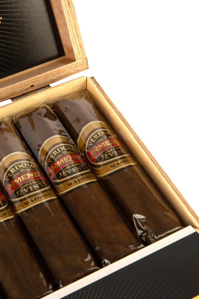Бант сигары Perdomo Inmenso Seventy Robusto Maduro *16