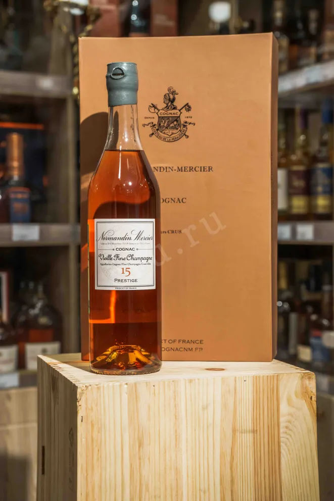 В магазине Крю Профи Normandin-Mercier Prestige Vielle Fine Champagne in gift box with 2 glasses 0.7 л