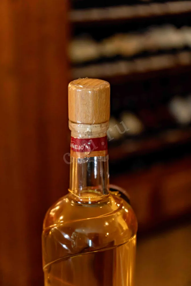 Пробка El Charro Anejo Premium gift box  0.75 л