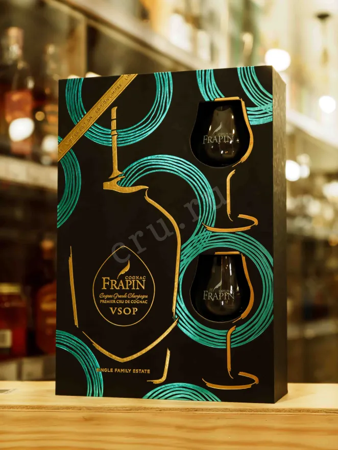 В магазине Крю Профи Frapin VSOP with 2 glasses 0.7 л