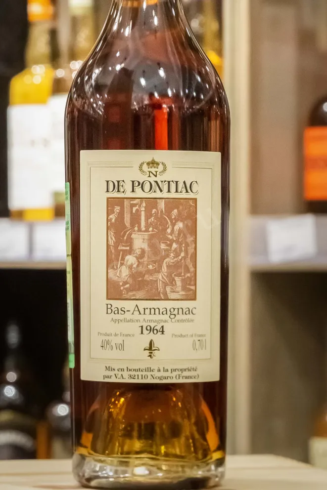 В магазине Крю Профи Bas-Armagnac De Pontiac wooden box 1964 0.7 л