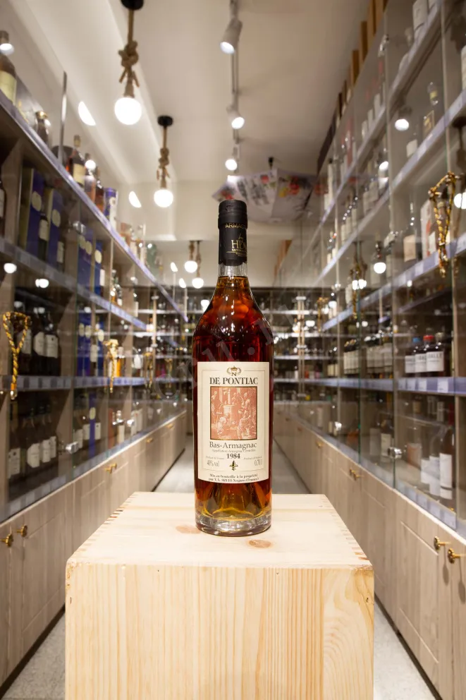 Бутылка Bas-Armagnac De Pontiac wooden box 1984 0.7 л