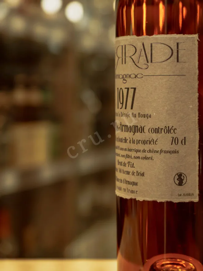 В магазине Крю Профи Laterrade Chateau de La Beroje Bas Armagnac in wooden box 1977 0.7 л