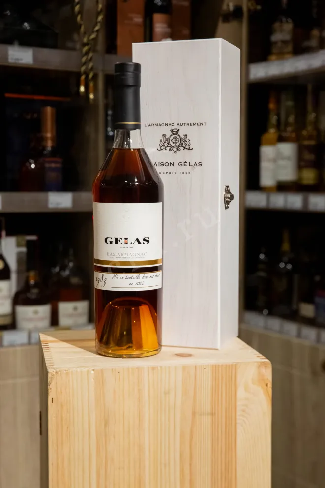 В магазине Крю Профи Gelas 1983 0.7 л