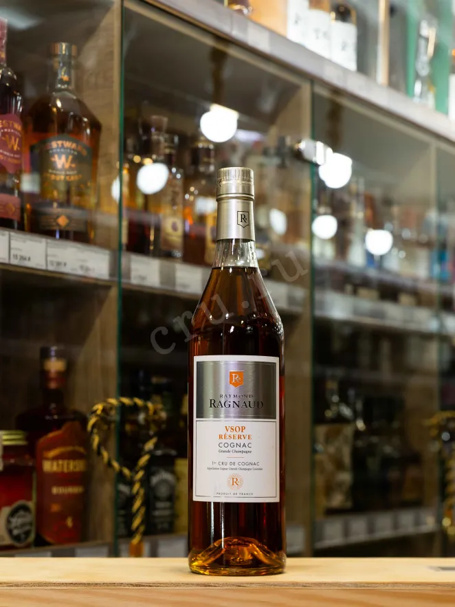В магазине Крю Профи Raymond Ragnaud VSOP Reserve Grand Champagne 1er Cru De Cognac in gift box 0.7 л