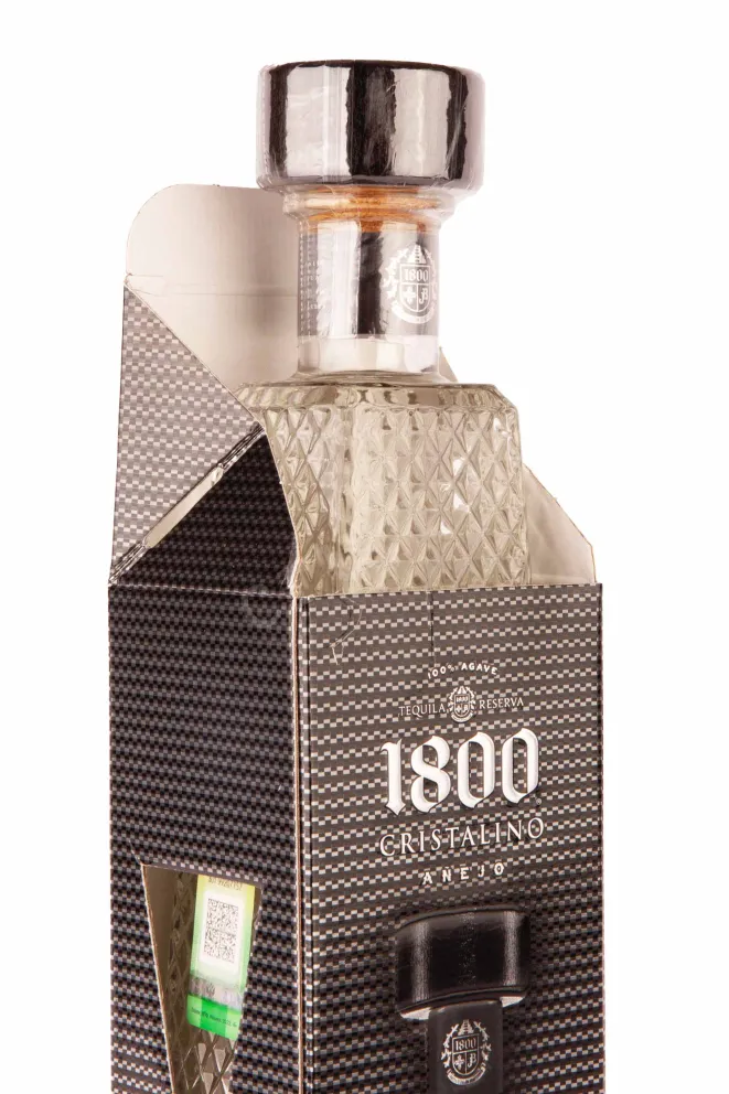 В подарочной коробке Jose Cuervo 1800 Cristalino Anejo in gift box 0.7 л