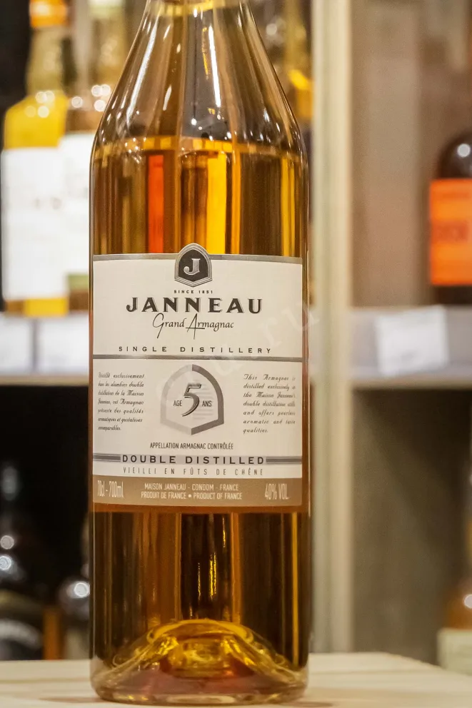 В магазине Крю Профи Janneau 5 years 0.7 л