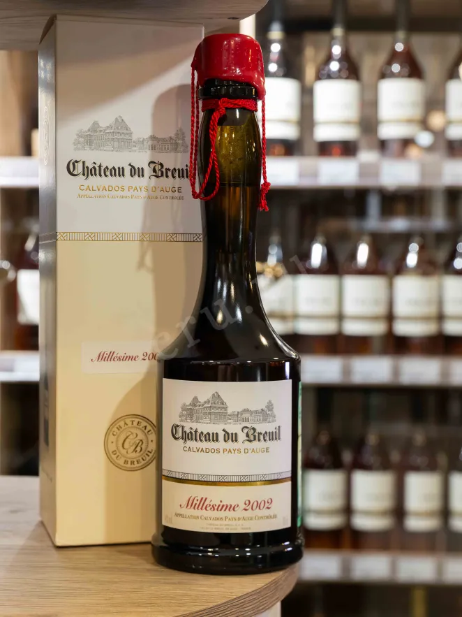 В магазине Крю Профи Chateau du Breuil Millesime in gift box 2002 0.7 л