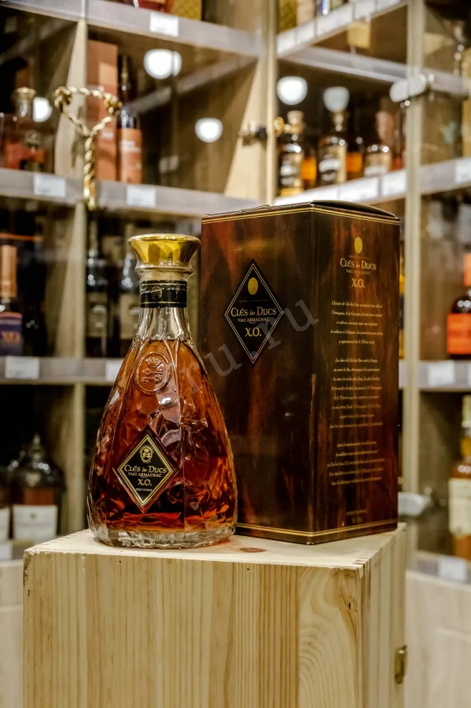 В магазине Крю Профи Cles des Ducs XO 0.7 л