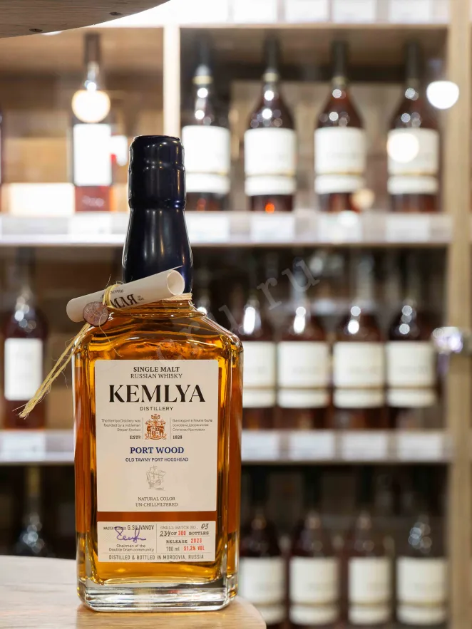 В магазине Крю Профи Kemlya Port Wood in wooden box 0.7 л