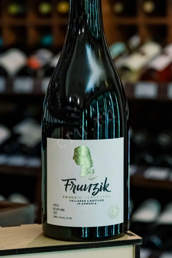 В магазине Крю Профи Frunzik Red Dry 2022 0.75 л