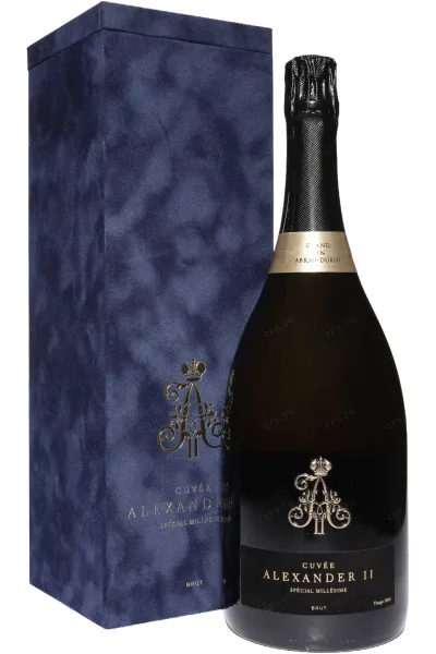 Игристое вино Абрау-Дюрсо Кюве Александр II в подарочной упаковке 2022 1.5 л