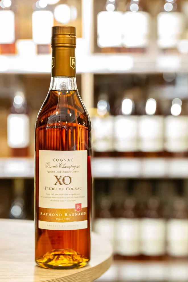 В магазине Крю Профи Raymond Ragnaud XO Grand Champagne 1er Cru De Cognac in gift box 0.5 л